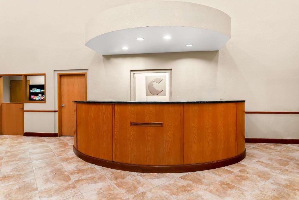 Comfort Suites Tampa Airport North — 2