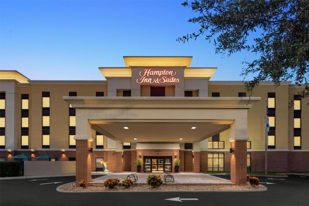 Hampton Inn & Suites by Hilton Tampa Busch Gardens Area — 1