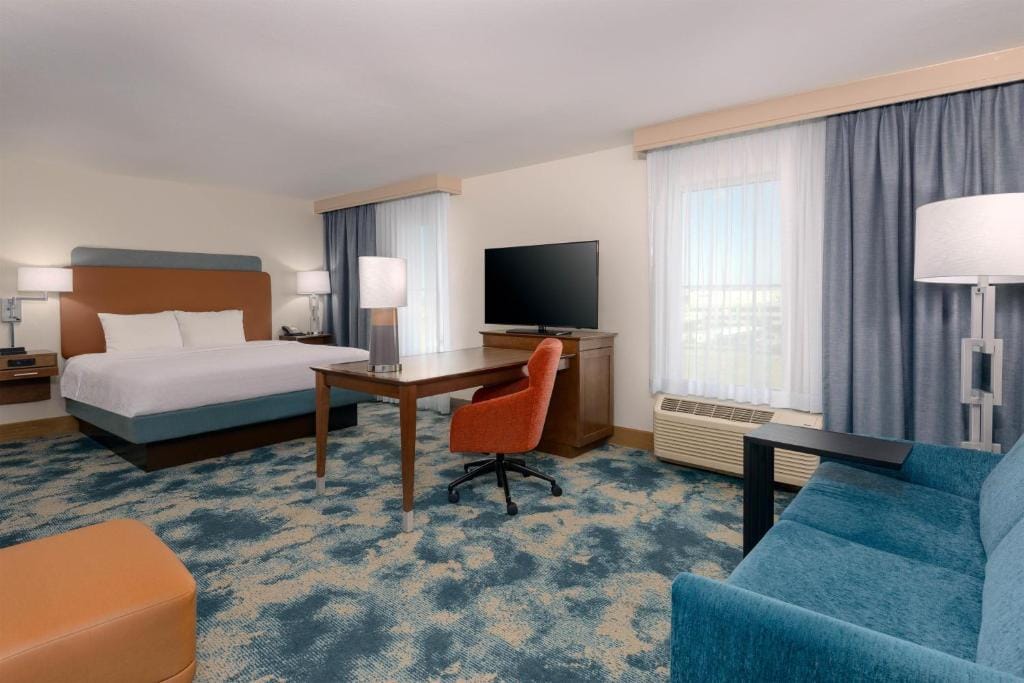 Hampton Inn & Suites Tampa Airport Avion Park Westshore — 2