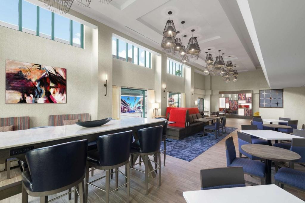 Hampton Inn & Suites Tampa Ybor City Downtown — 5