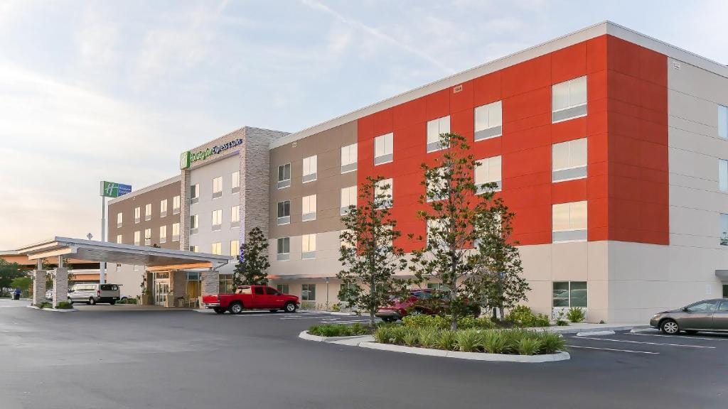 Holiday Inn Express & Suites - Tampa East - Ybor City by IHG — 1