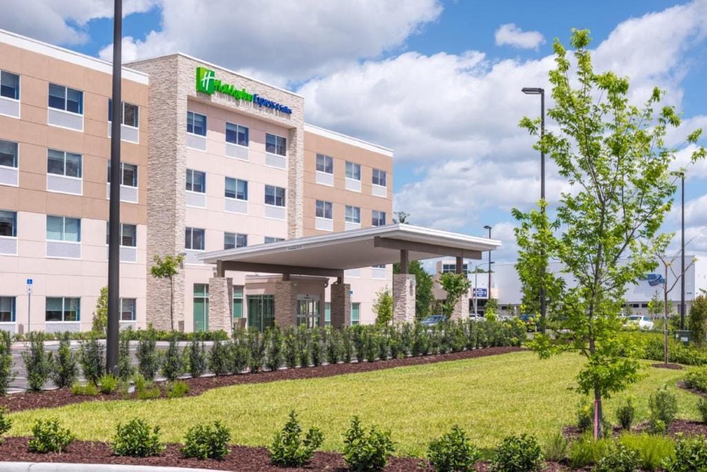 Holiday Inn Express & Suites - Tampa North - Wesley Chapel by IHG — 1