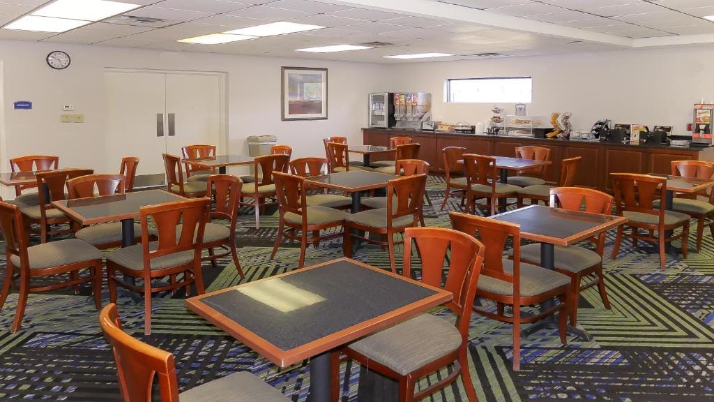 Hotel South Tampa & Suites — 5