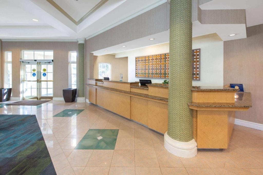 La Quinta by Wyndham Tampa Brandon Regency Park — 5