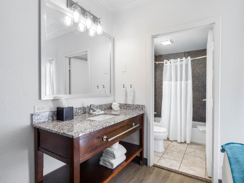 OASIS BAY SUITES, Tampa, Busch Gardens, USF — 3