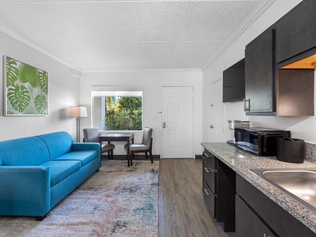 OASIS BAY SUITES, Tampa, Busch Gardens, USF — 5