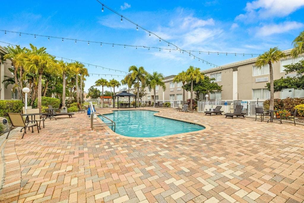 Quality Inn & Suites Tampa near Fairgrounds and Casino — 4