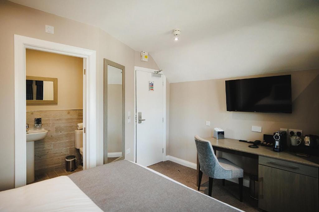 Caer Rhun Hall Hotel — 3
