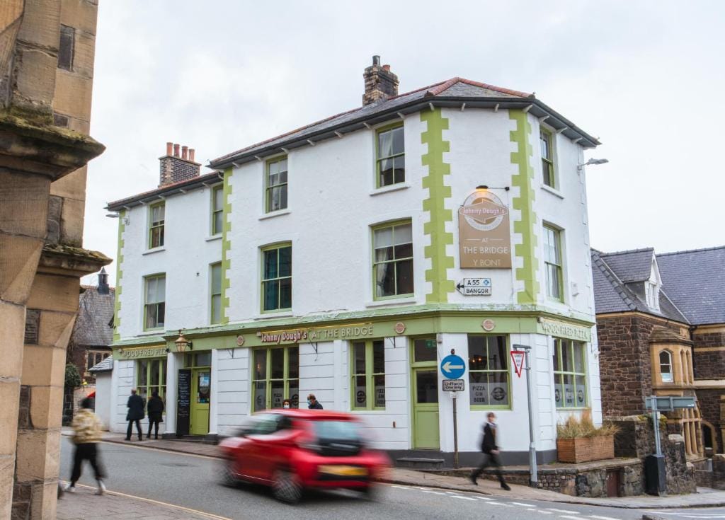 Johnny Dough's Conwy with Rooms — 4