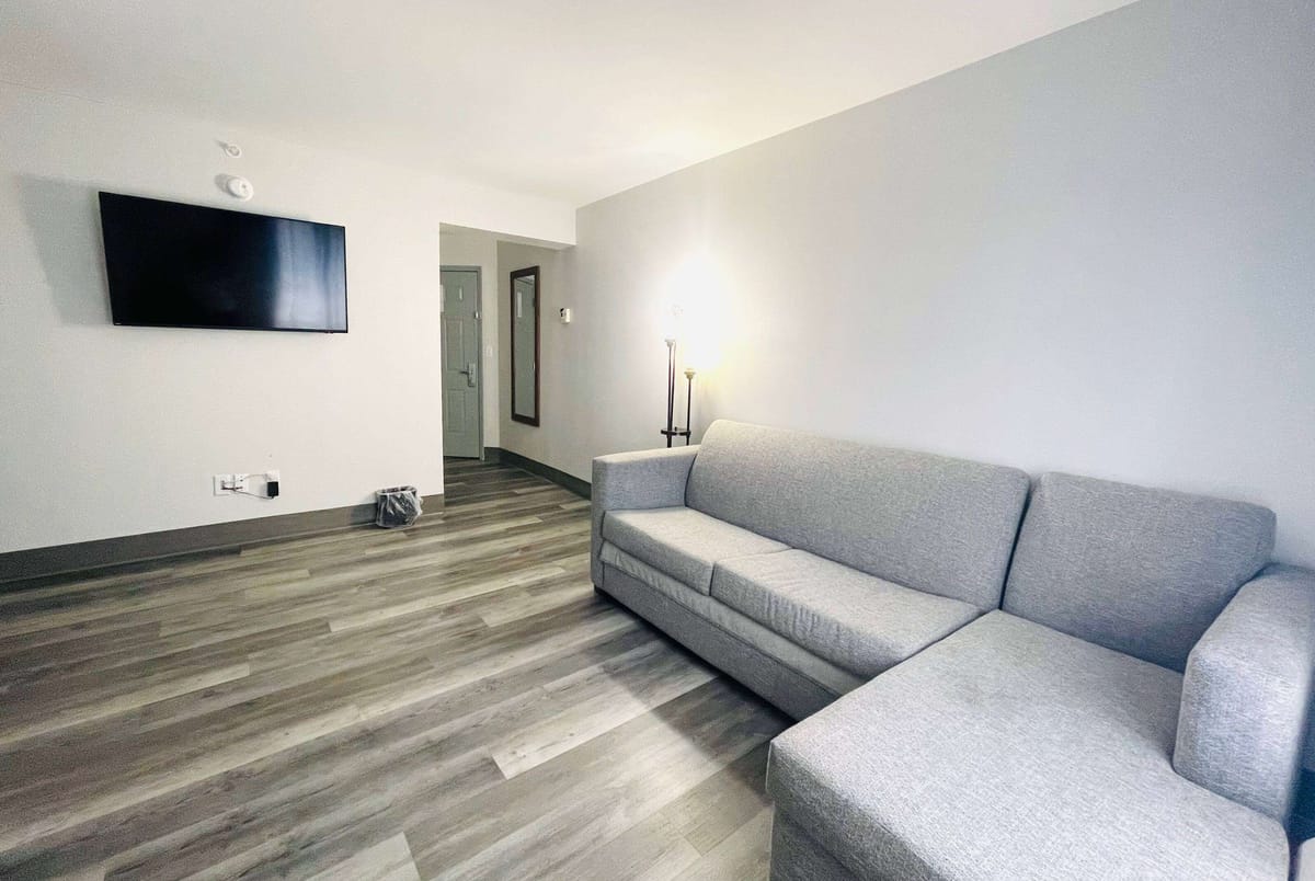 La Quinta Inn & Suites by Wyndham Birmingham Homewood — 5