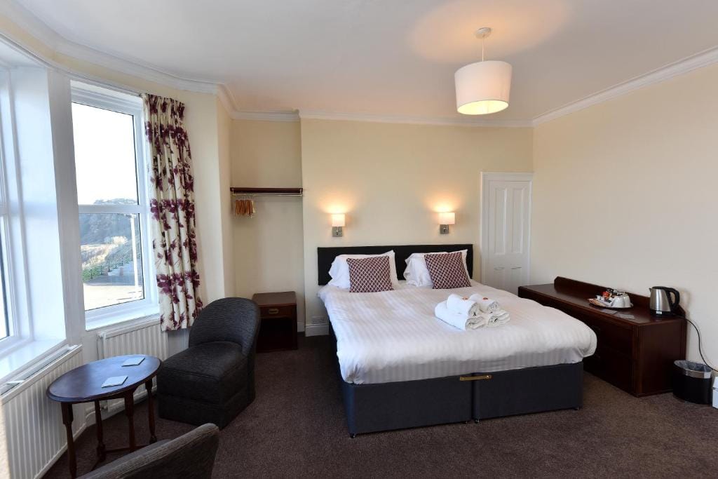 Phoenix Court Hotel — 2