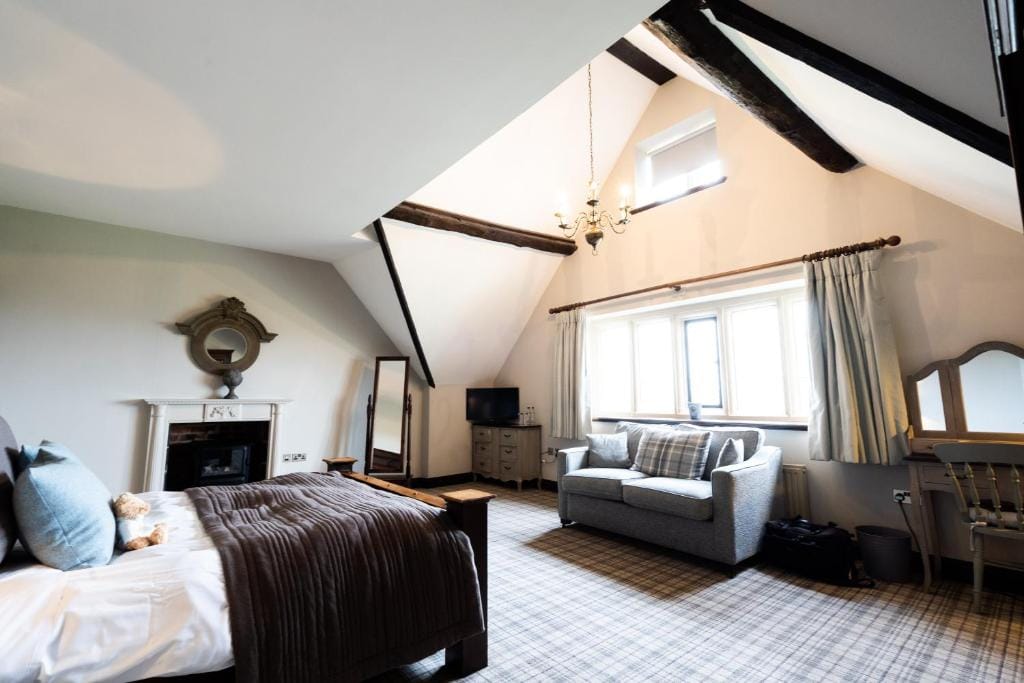 Weston Hall — 4