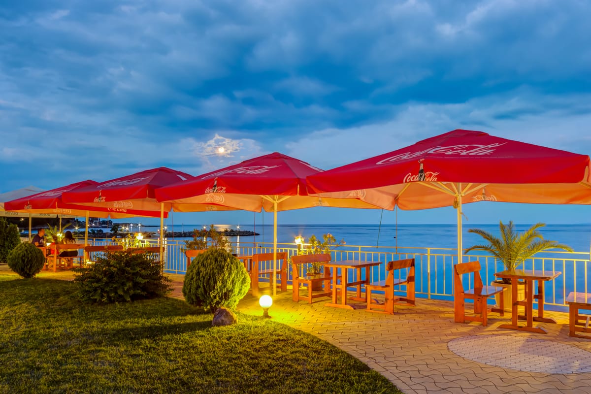 Elegance - Beach Hotel — 1