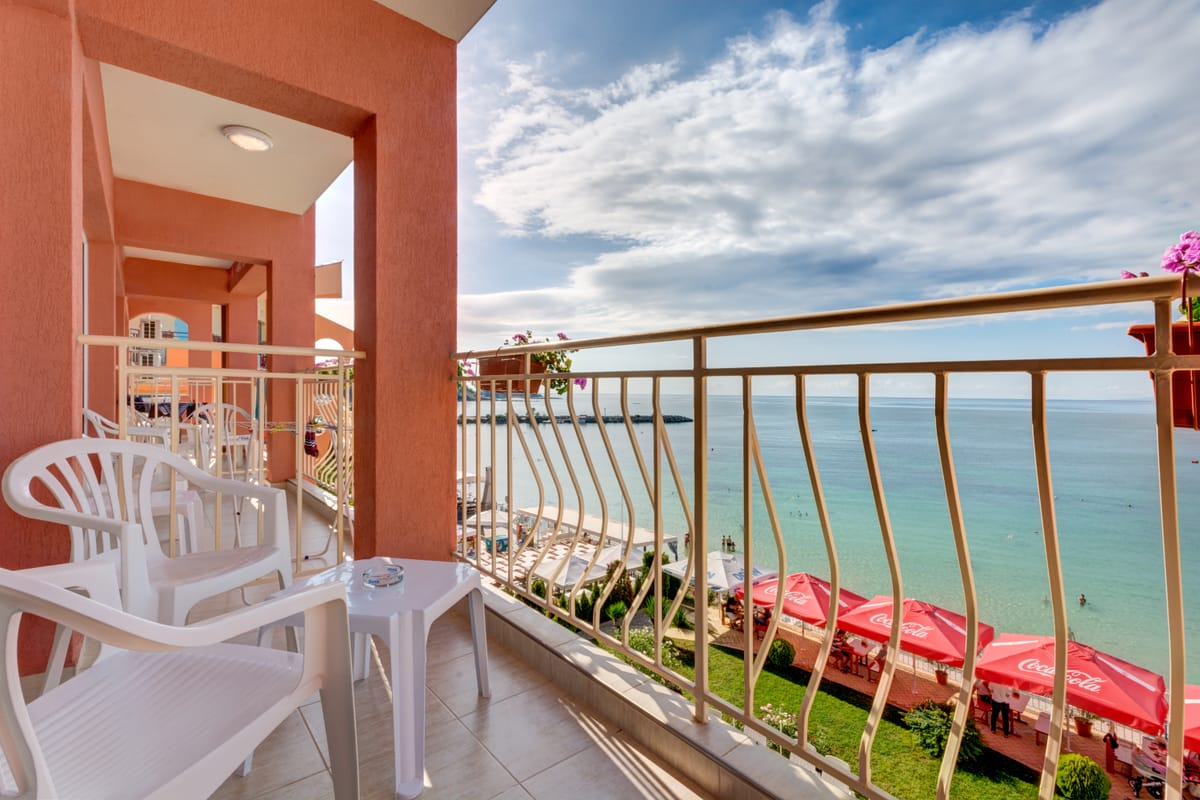 Elegance - Beach Hotel — 3