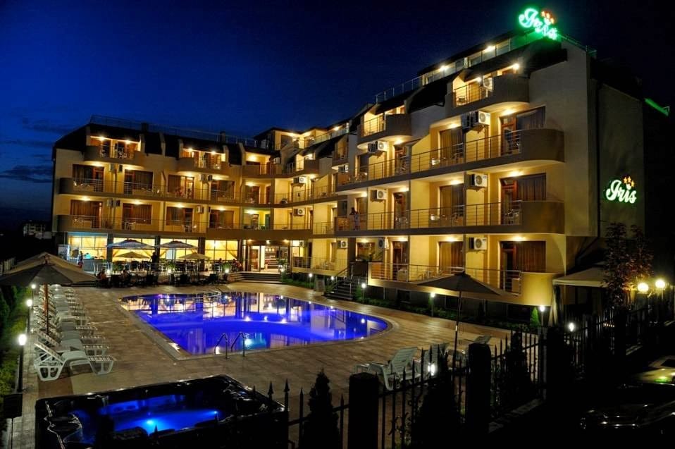Hotel Iris — 1
