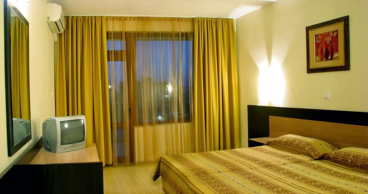 Hotel Iris — 3