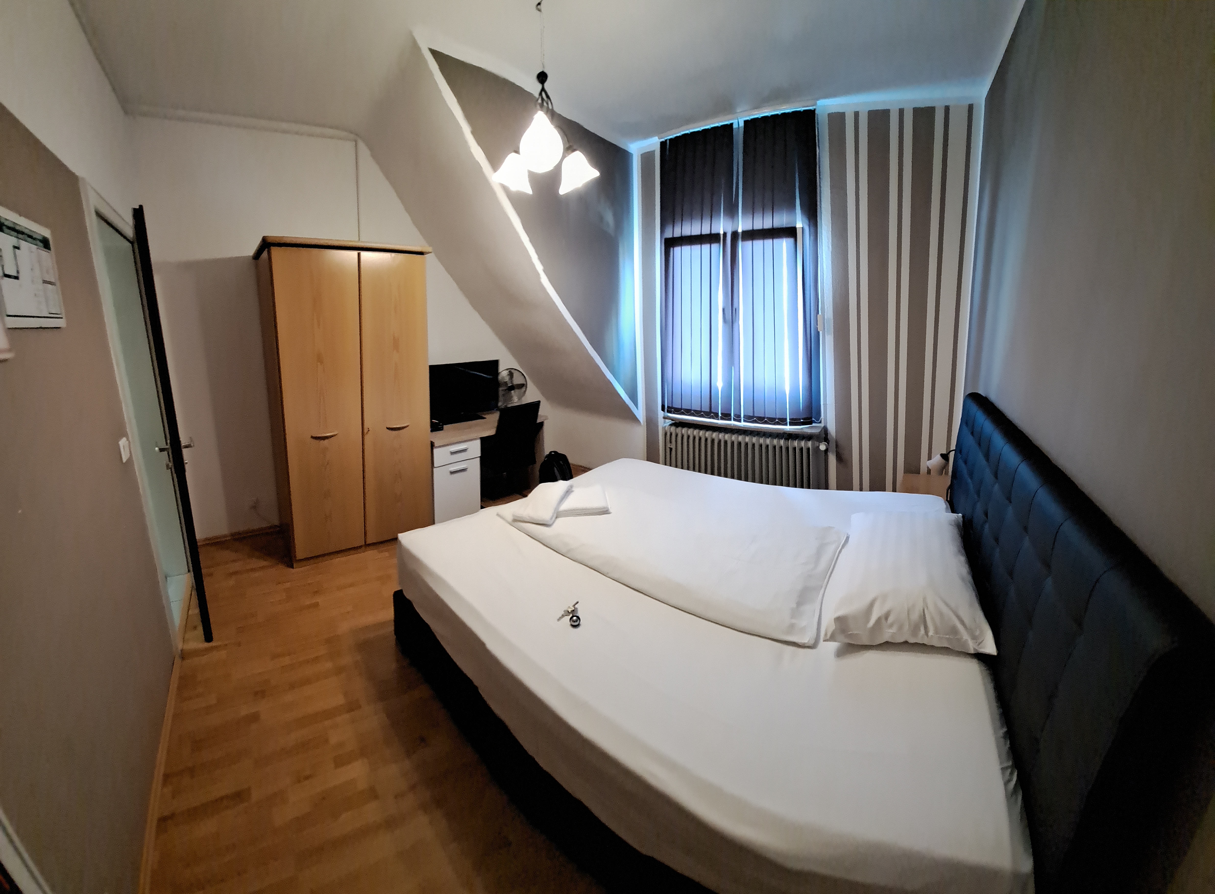 Rheinischer Hof — 1
