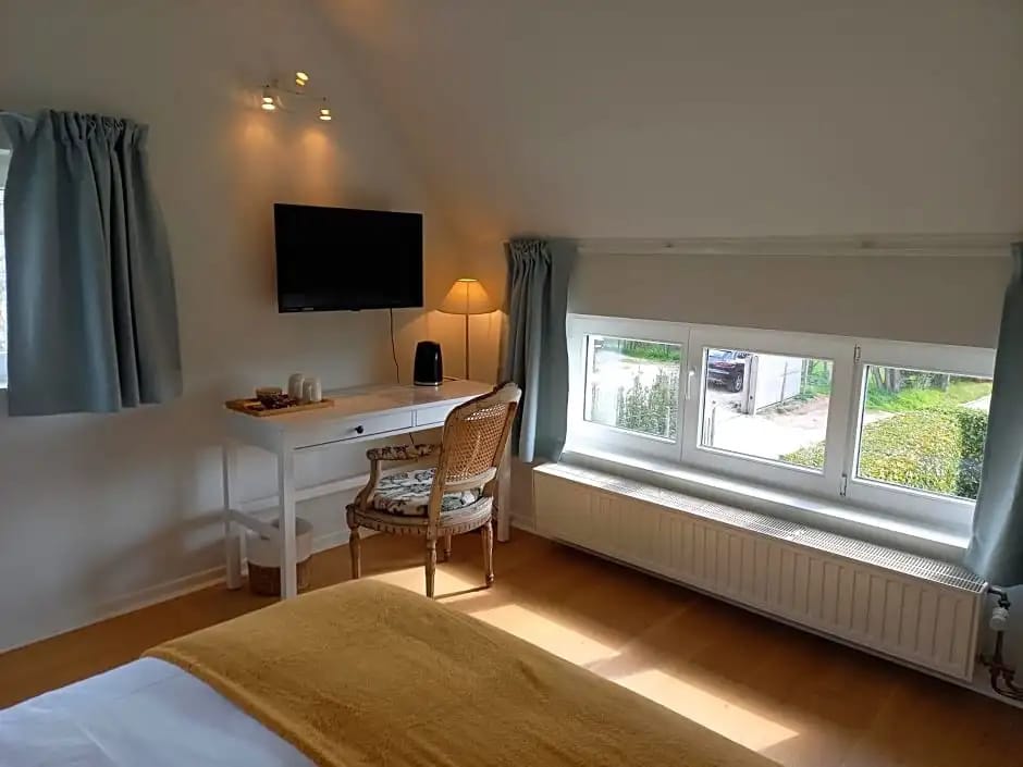 little cottage — 4