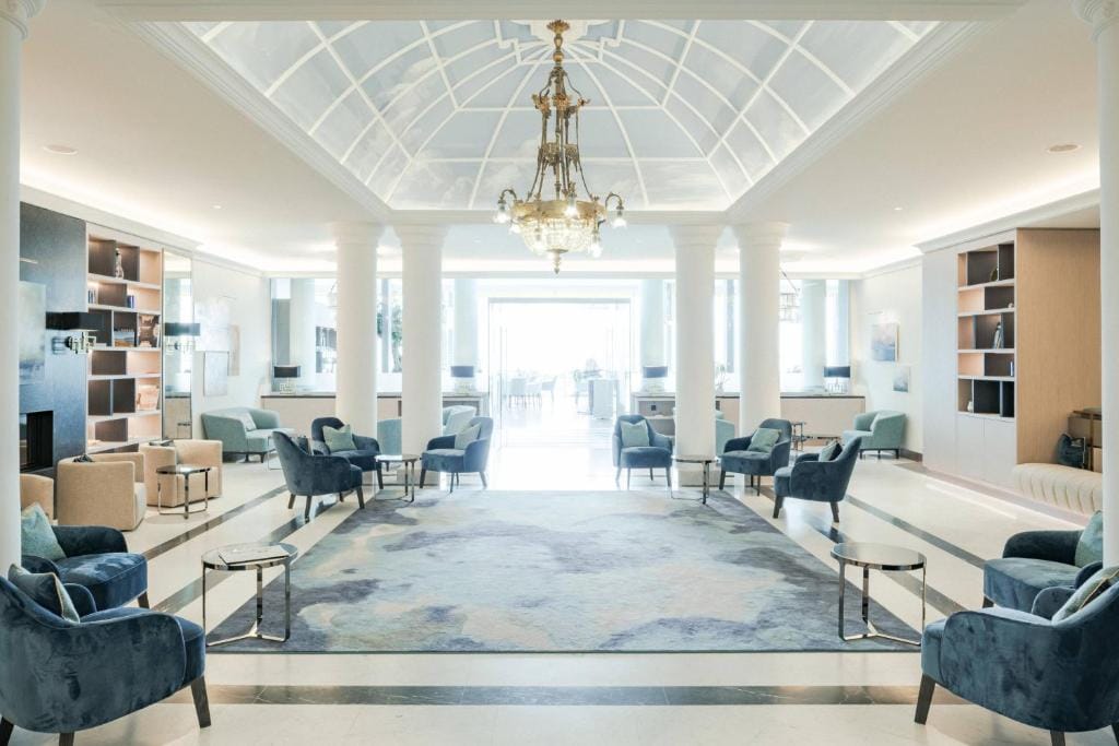 Grand Hotel Suisse Majestic, Autograph Collection — 1