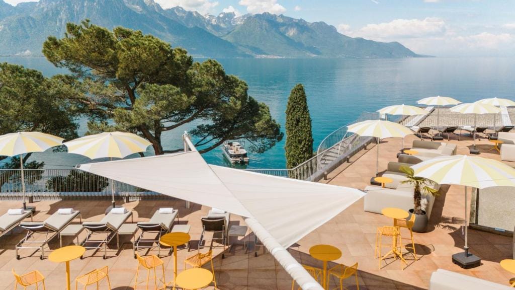 Hotel Mona — 1