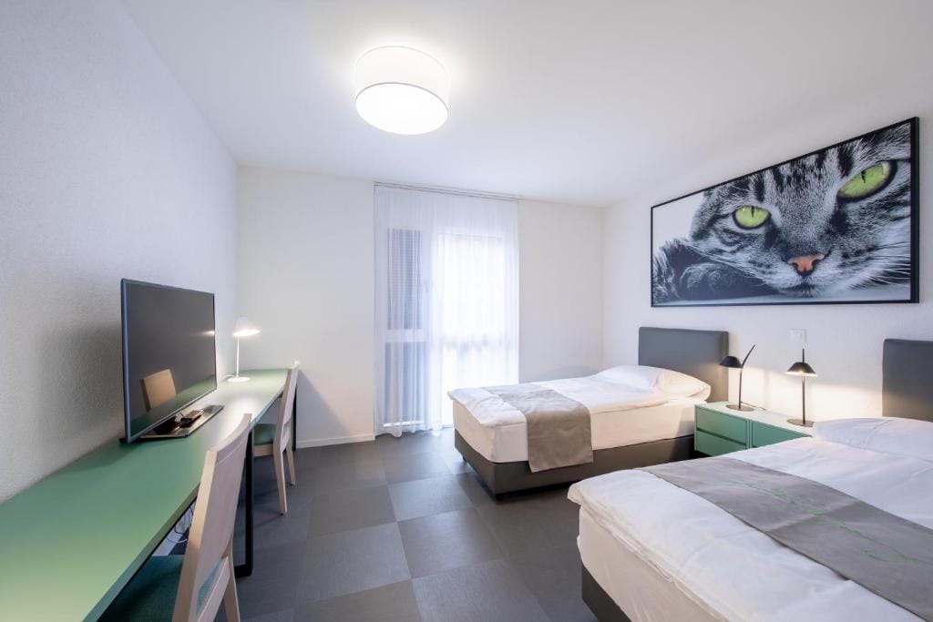 "The Freddie Mercury" Hotel — 2