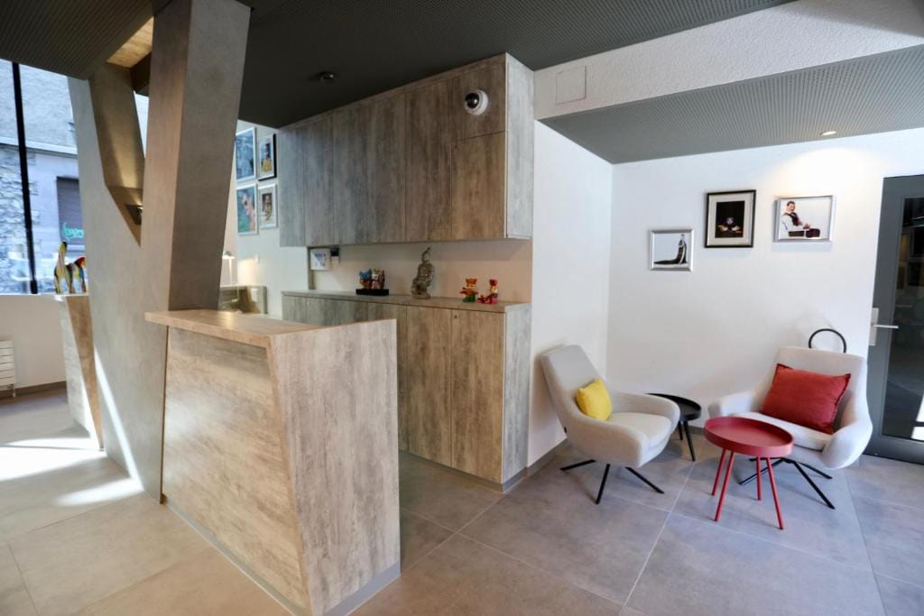 "The Freddie Mercury" Hotel — 4