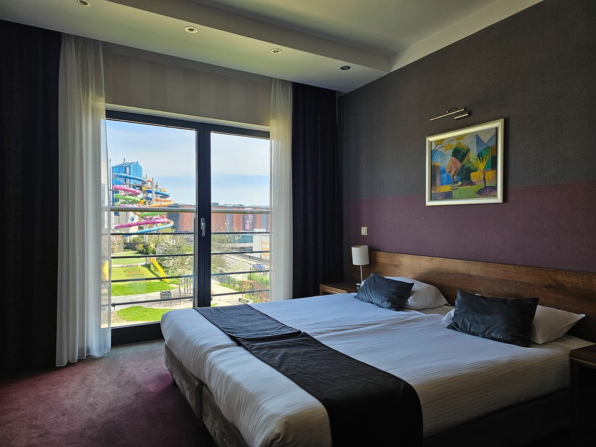 Hotel Swing — 2