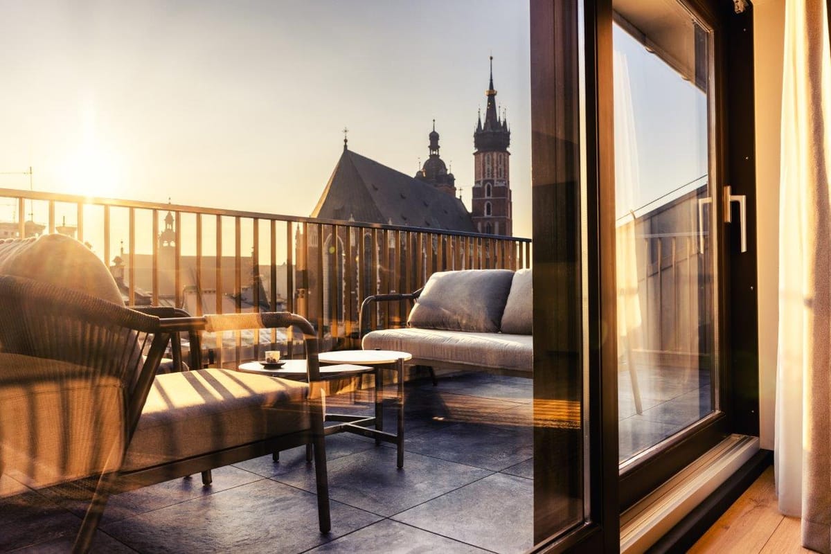 Nomadic Suites — 1