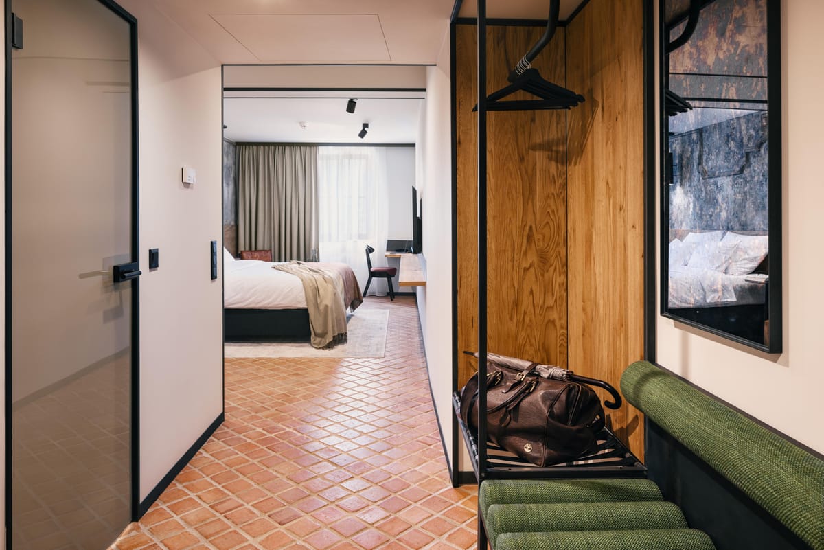 Nomadic Suites — 4