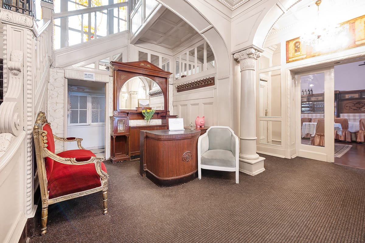 Deja Vu Residence — 2