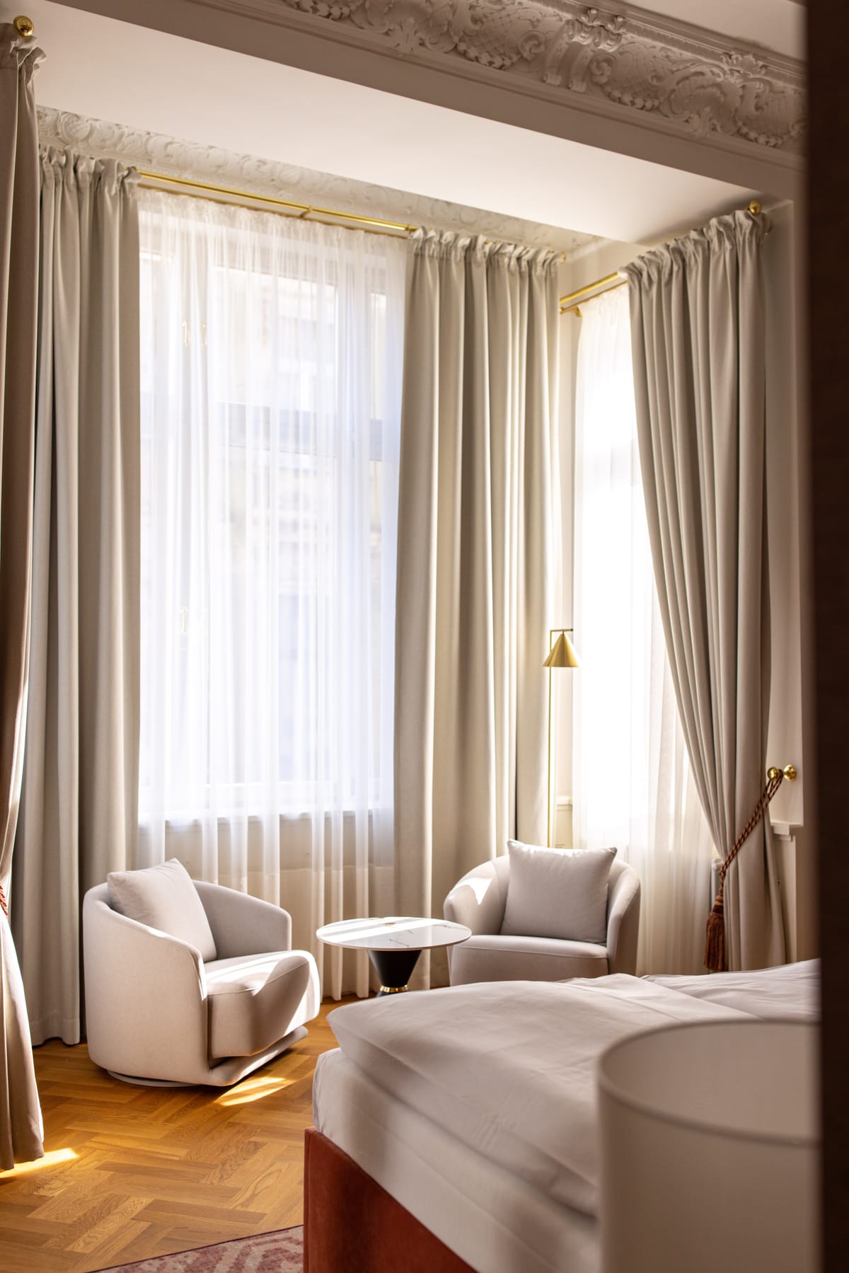 Hotel Traugutta 12 — 1