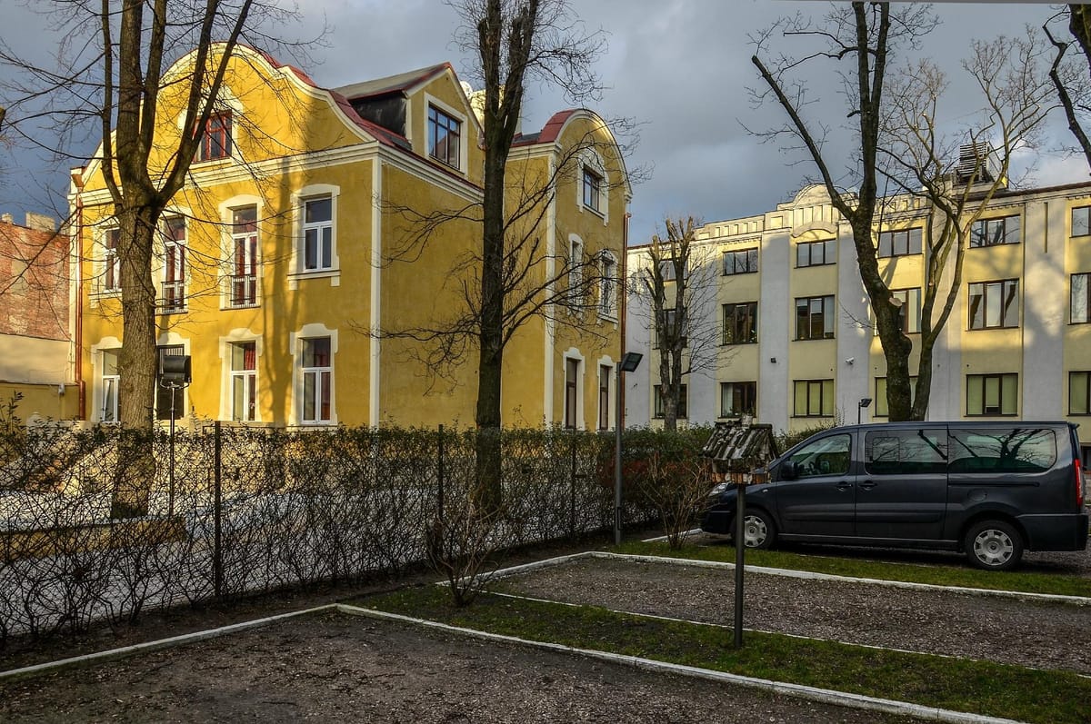 Łódzki Pałacyk — 1