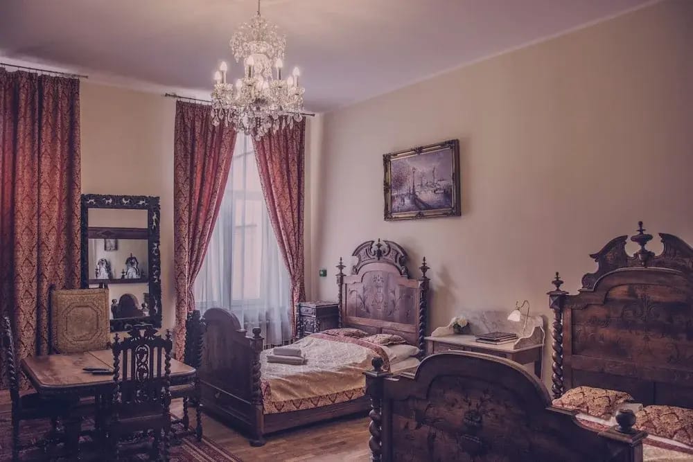 Łódzki Pałacyk — 5