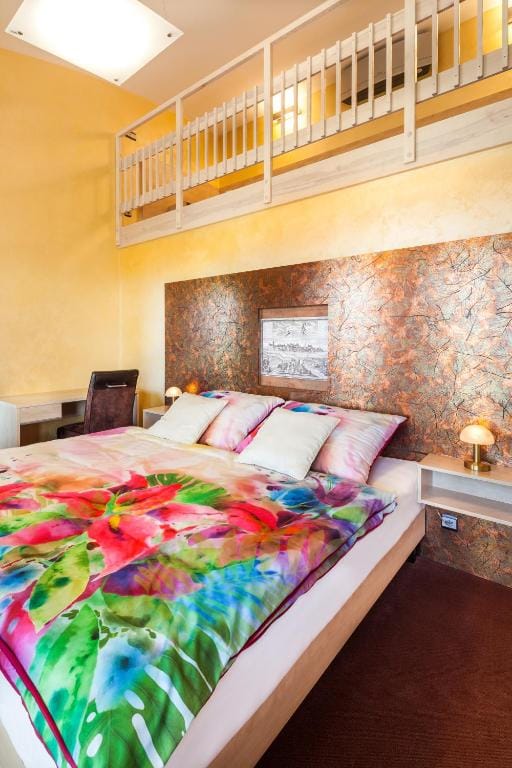 Hotel Conti — 2