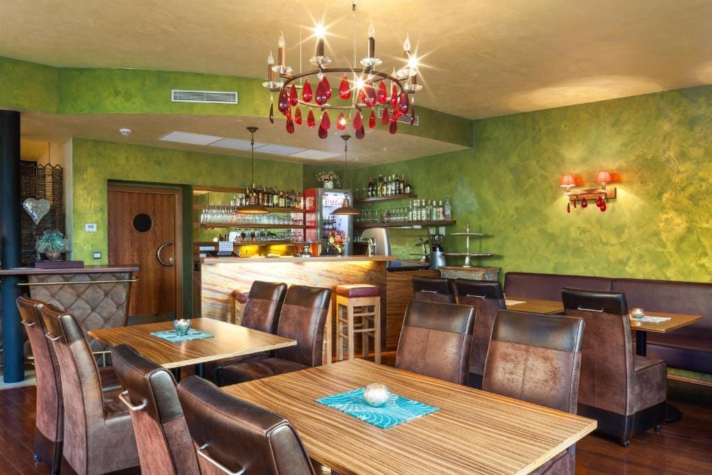 Hotel Conti — 4
