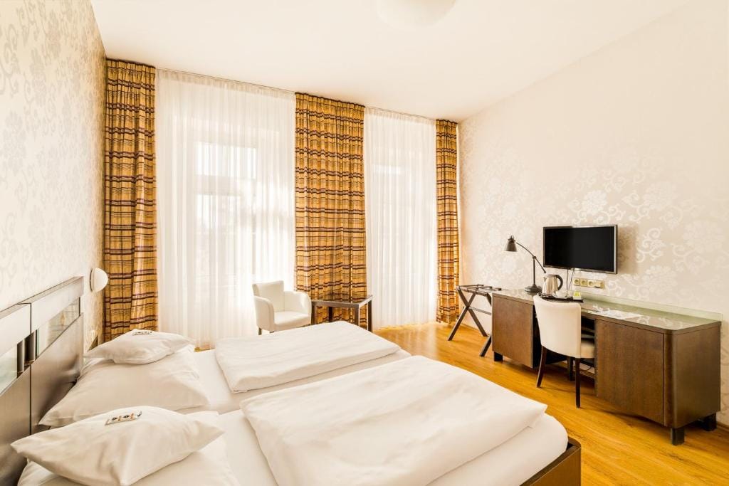 Hotel Trinity — 2