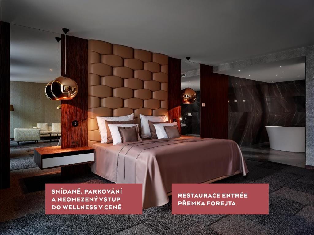 Theatre Hotel — 1