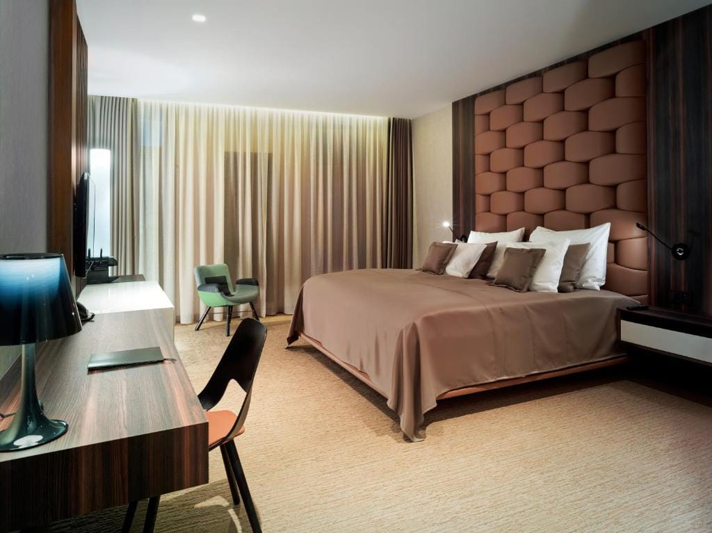 Theatre Hotel — 4