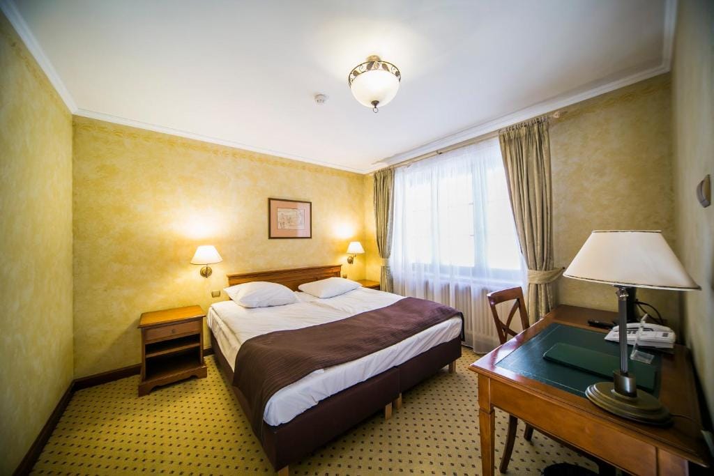 Hotel Opera — 2