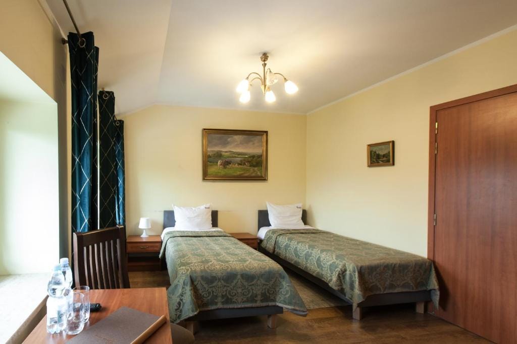 HOTEL I RESTAURACJA BROCHÓW — 2