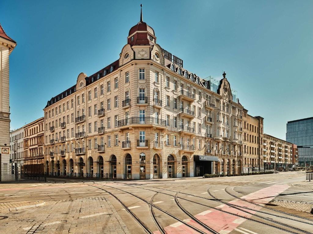 Mövenpick Grand Hotel Wroclaw — 1