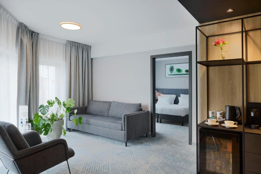 Q Hotel Plus Wrocław — 2