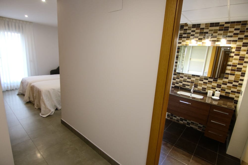 OFFER LUXURY APARTMENTS IN 1ST LINE OF BEACH — 3
