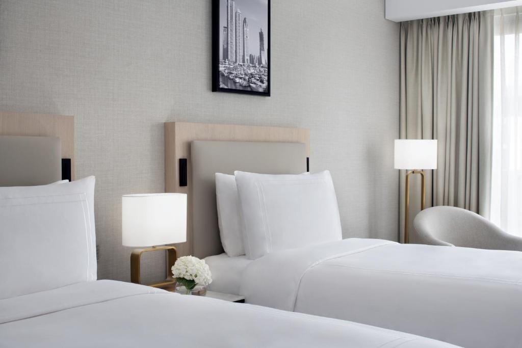 JW Marriott Hotel Marina — 3