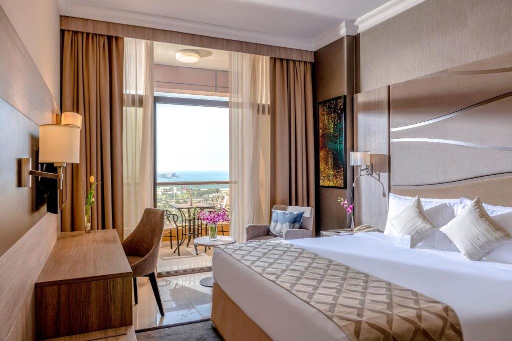 Two Seasons Hotel & Apartments — 2
