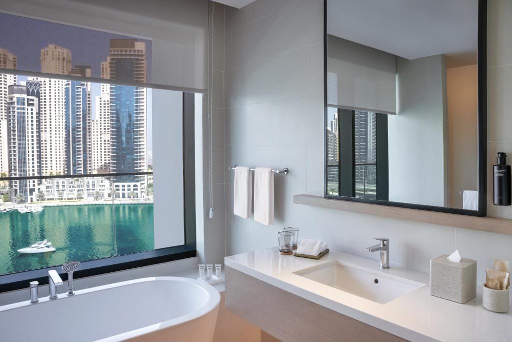Vida Dubai Marina & Yacht Club — 3