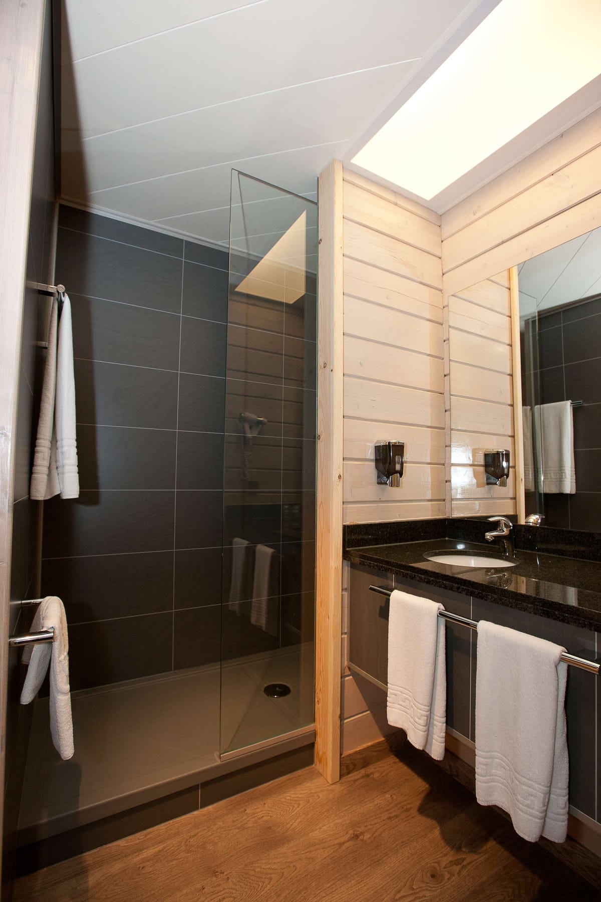 Flanders Lodge Hotel — 3