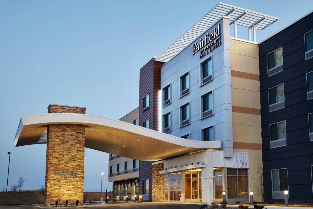 Fairfield Inn & Suites Sheboygan — 1