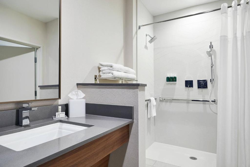 Fairfield Inn & Suites Sheboygan — 3