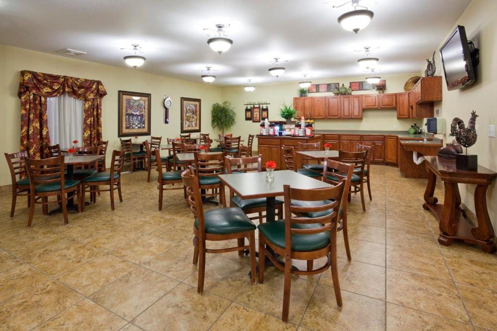 GrandStay Hotel & Suites Downtown Sheboygan — 4